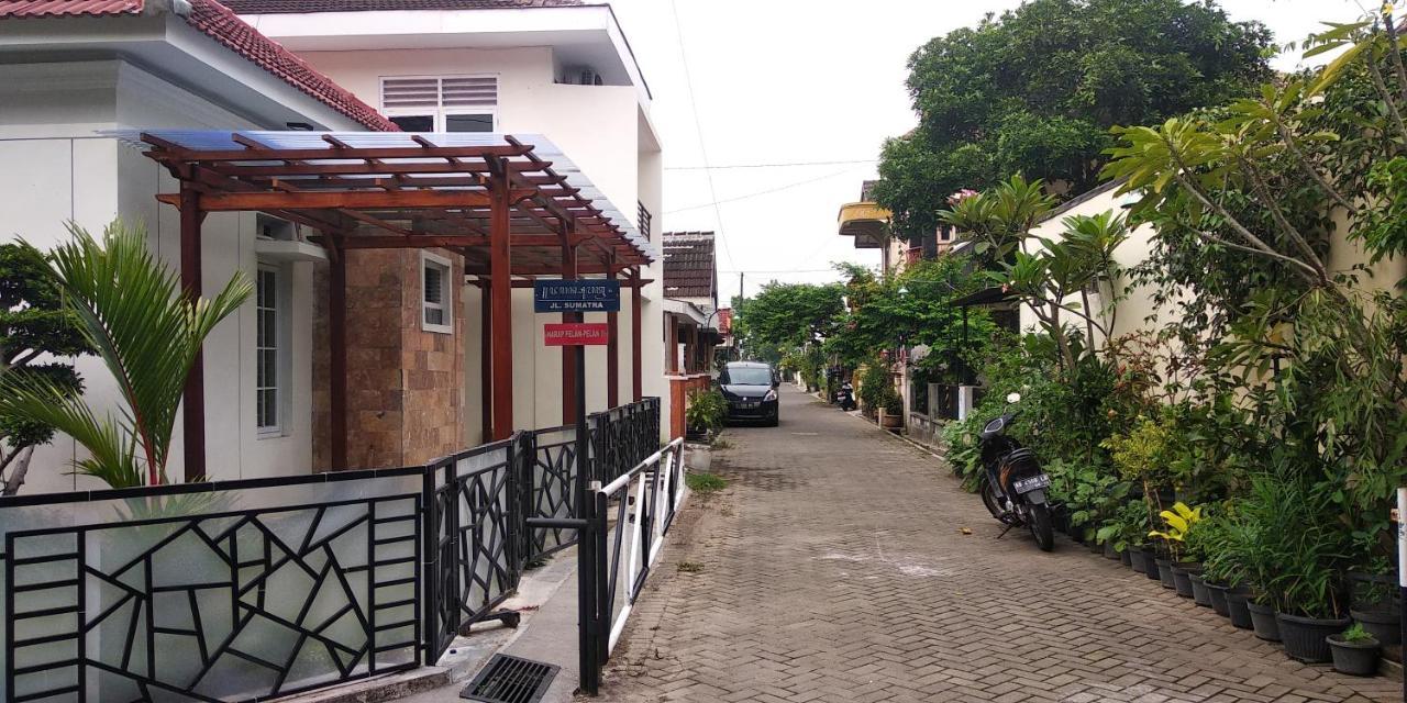 Omah Inap D24 Syariah Near Universitas Aisyiah Yogyakarta Mitra Reddoorz Sleman  Exteriör bild