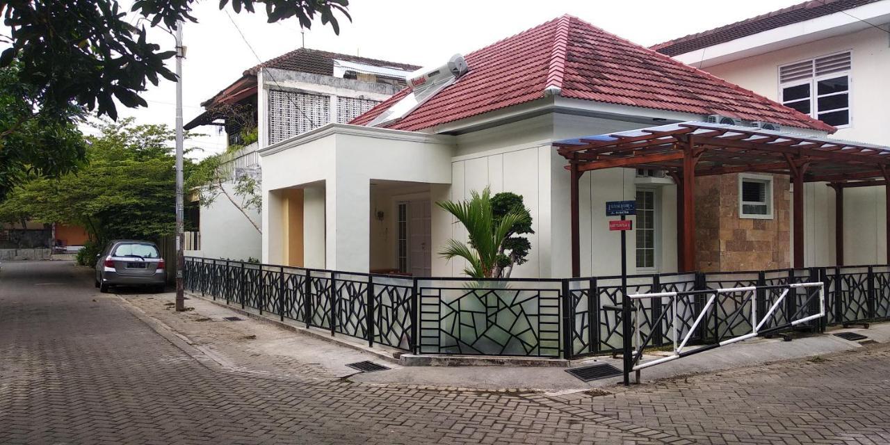 Omah Inap D24 Syariah Near Universitas Aisyiah Yogyakarta Mitra Reddoorz Sleman  Exteriör bild