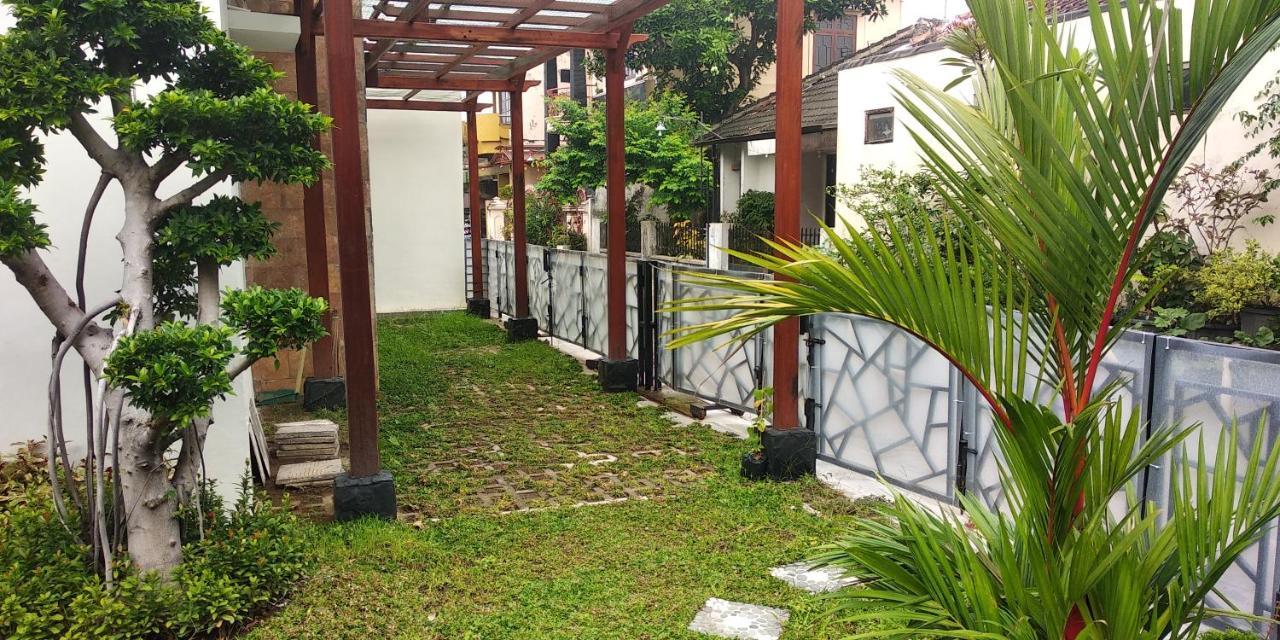 Omah Inap D24 Syariah Near Universitas Aisyiah Yogyakarta Mitra Reddoorz Sleman  Exteriör bild